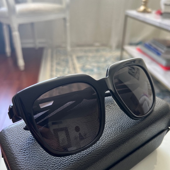 NEW Balenciaga EXTREME BB 0025S Sunglasses 001 Black 100% AUTHENTIC - Picture 4 of 4